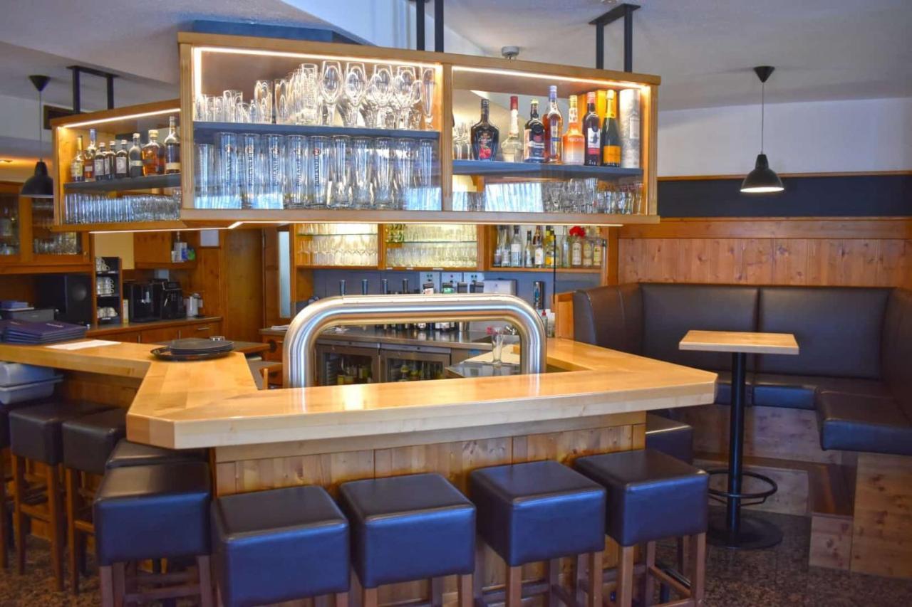 Hotel Und Restaurant Nehrener Hof Buitenkant foto